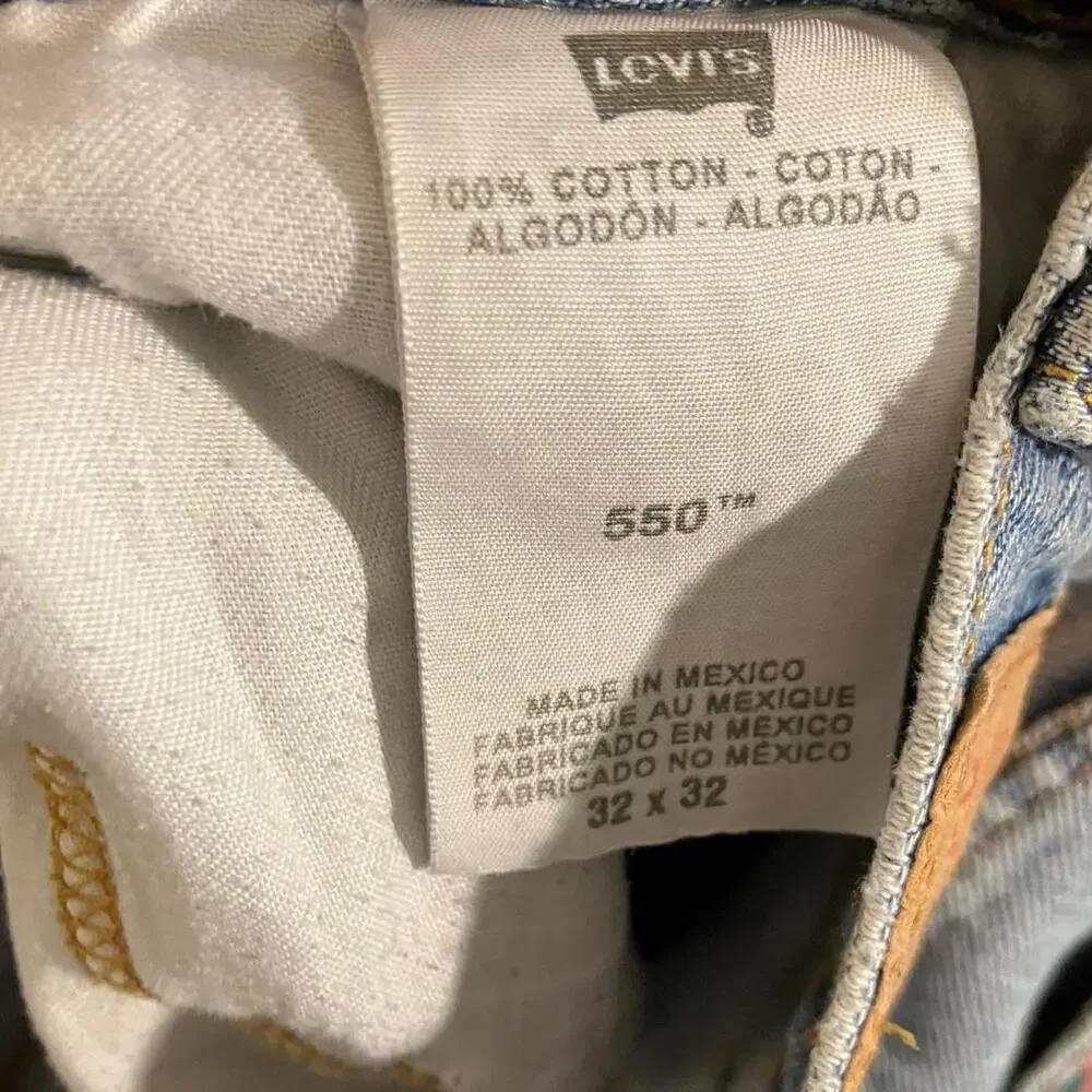Vintage Y2K Levis 550 Relaxed Fit Light Wash Faded Distressed Jeans 32x32 Baggy